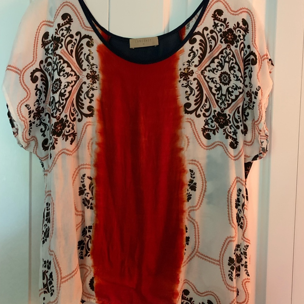 Language flowing short sleeve top